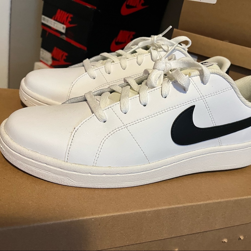 Nike Court Royale *NEW*